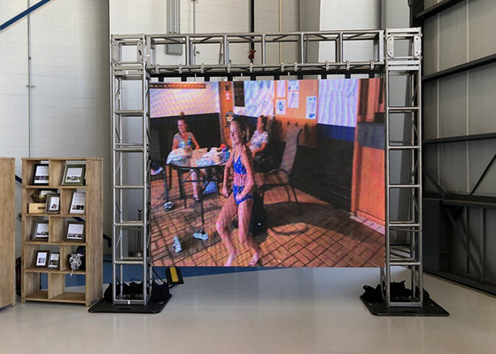 El panel de alquiler interior de la pantalla llevada de la cerradura rápida para la publicidad de la etapa